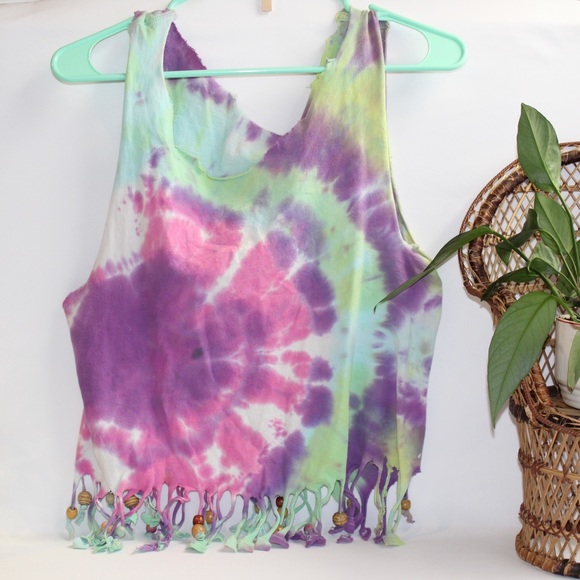 Handmade tie dye tank top with fringe bottom and wood beads no tag fits medium - Picture 1 of 2